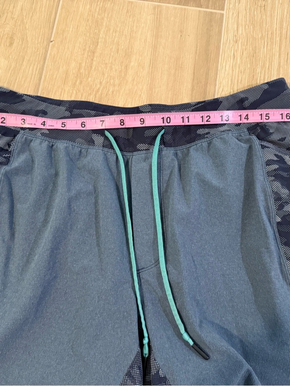 Men's Lululemon Namaste At The Beach Short in Deep Navy size M 5" inseam